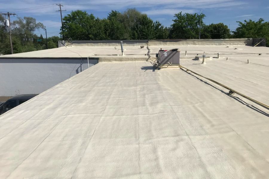 Phun foam chống nóng nhà xưởng Hồ Chí Minh đang được đánh giá rất cao bởi những tính chất vượt trội 