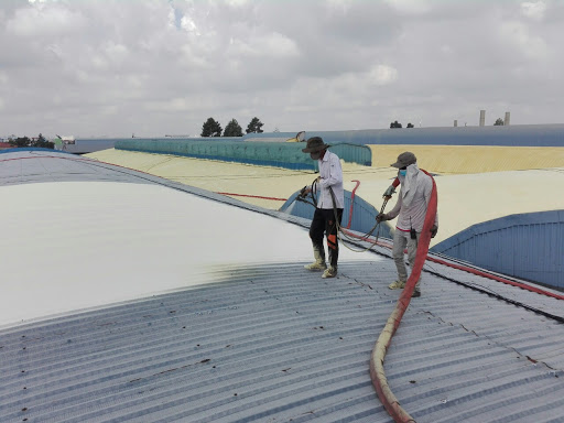 Dịch vụ phun foam cách nhiệt mái tôn uy tín,giá rẻ